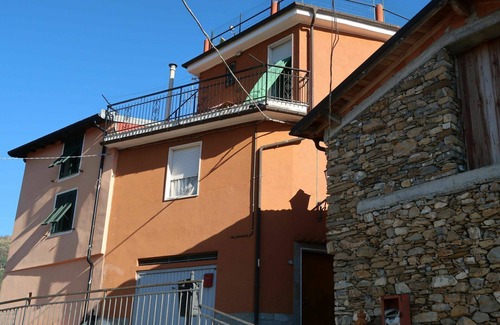 Aurigo House | Beautiful private villa for 5 people with WIFI, TV, terrace, pets allowed and panoramic view