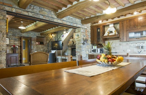 Cascine-La Croce Villa | Beautiful private villa for 14 guests with WIFI, A/C, private pool, TV, patio and pets allowed