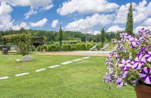 Cascine-La Croce Villa | Beautiful private villa for 14 guests with WIFI, A/C, private pool, TV, patio and pets allowed