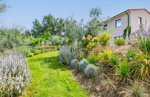 Montisi Villa | Beautiful private villa for 6 people with A/C, private pool, WIFI, TV and patio