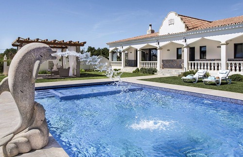 Cerro do Ouro Villa | Beautiful private villa with WIFI, hot tub, A/C, private pool, TV, patio and panoramic view