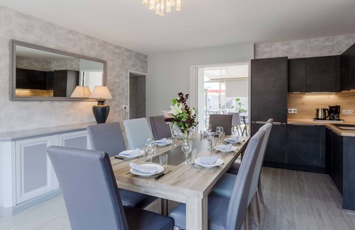 Creances House | Beautiful private villa for 8 people with WIFI, TV, terrace and pets allowed