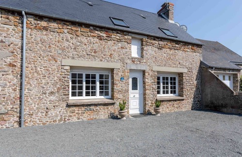 Creances House | Beautiful private villa for 8 people with WIFI, TV, terrace and pets allowed