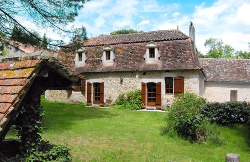 Saint-Jean-dEstissac Villa | Beautiful private villa for 6 people with WIFI, private pool, TV and pets allowed