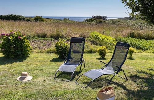 Plogoff House | Beautiful private villa for 5 people with TV, terrace, pets allowed and panoramic view