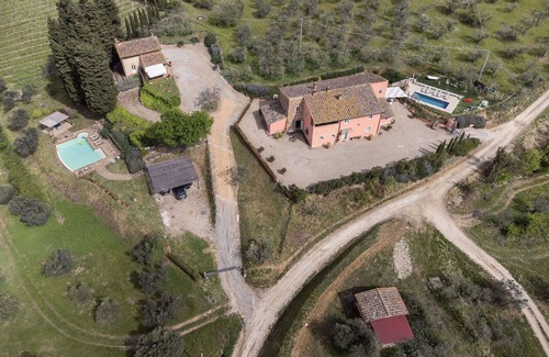 Montelupo Fiorentino Villa | Beautiful private villa for 11 people with WIFI, A/C, private pool, TV, patio and panoramic view