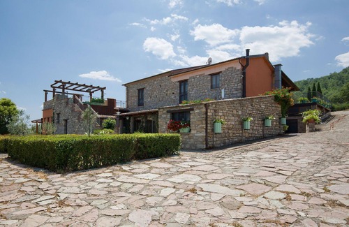 Trivigno Villa | Beautiful private villa for 20 people with pool, WIFI, A/C, TV, patio and pets allowed