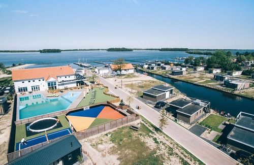 Nunspeet House | Beautiful private villa for 4 guests with WIFI, pool, TV and terrace