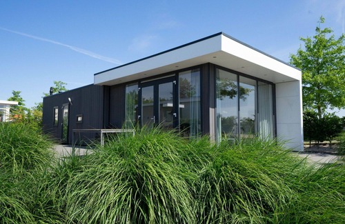 Nunspeet House | Beautiful private villa for 4 people with pool, WIFI, TV and terrace