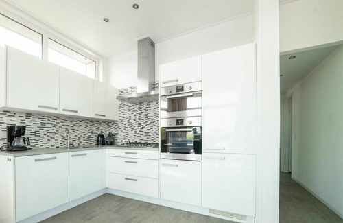Nunspeet House | Beautiful private villa for 6 people with pool, WIFI, TV and terrace