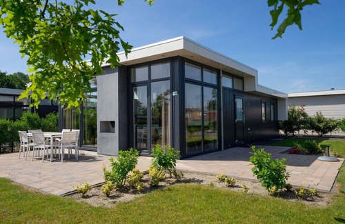 Nunspeet House | Beautiful private villa for 6 people with pool, WIFI, TV and terrace