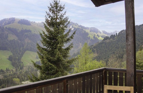 Moleson House | Beautiful private villa for 5 people with WIFI, TV, terrace, pets allowed and panoramic view