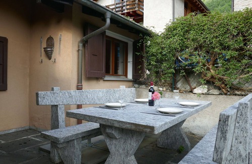 Olivone House | Beautiful private villa for 4 people with WIFI, TV, patio, pets allowed and panoramic view