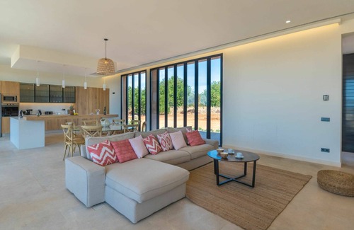 Sencelles Villa | Beautiful private villa for 8 people with WIFI, A/C, private pool, TV, patio and panoramic view