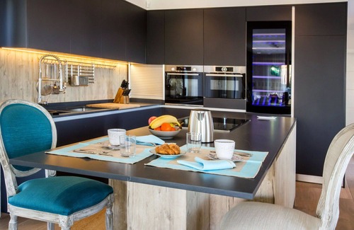 Cansalades Villa | Beautiful private villa for 8 people with A/C, WIFI, hot tub, private pool, TV and patio