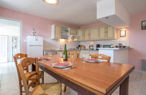 Ploumilliau House | Beautiful private villa for 4 guests with WIFI, TV, patio and pets allowed