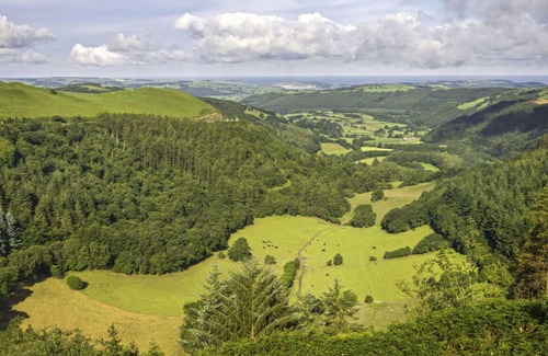 Aberystwyth House | Beautiful private villa for 6 guests with WIFI, TV, patio, pets allowed, panoramic view and park...