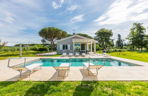 Bibbona House | Beautiful private villa for 8 people with A/C, private pool, WIFI, TV, terrace and pets allowed