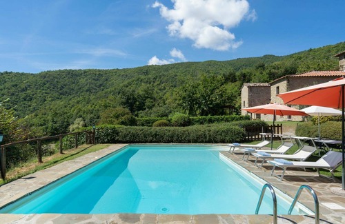 Pieve di Chio House | Beautiful private villa for 12 guests with private pool, WIFI, TV, terrace and pets allowed