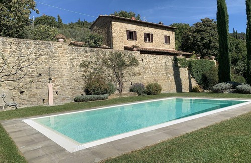 Cortona Villa | Beautiful private villa for 8 guests with private pool, WIFI, A/C, TV, veranda and panoramic view