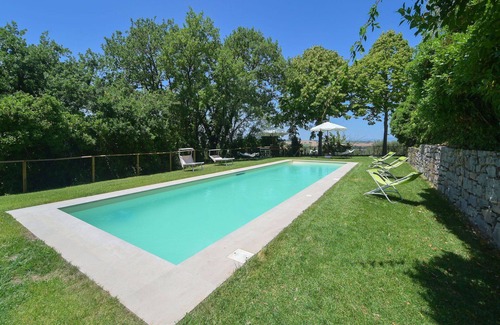 Paciano Villa | Beautiful private villa for 8 people with hot tub, private pool, WIFI, TV, balcony and pets allo.