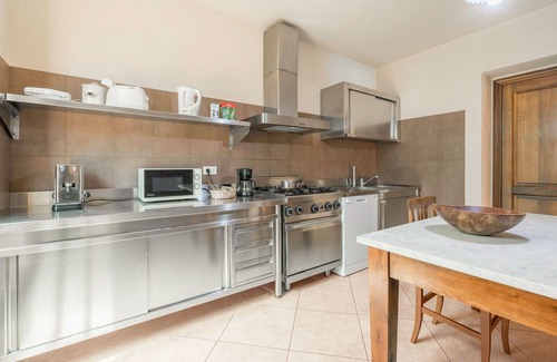 San Gimignano Villa | Beautiful private villa for 10 people with hot tub, private pool, WIFI, A/C, TV and patio