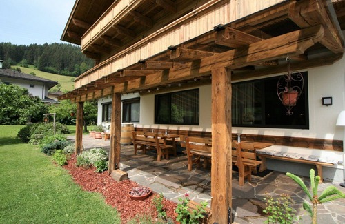 Fuegenberg House | Beautiful private villa for 25 guests with WIFI, TV, balcony and pets allowed