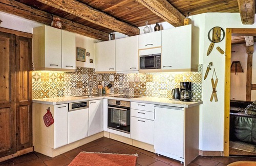 Prutz House | Beautiful private villa for 7 people with WIFI, TV, terrace and pets allowed