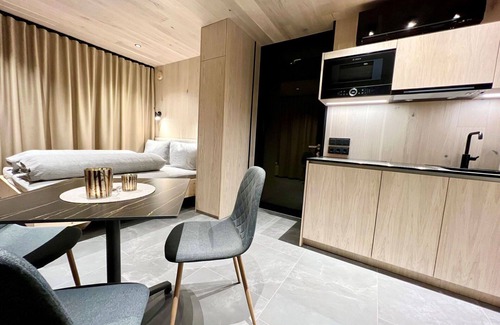 Imst House | Beautiful private villa for 2 guests with A/C, WIFI, TV and pets allowed