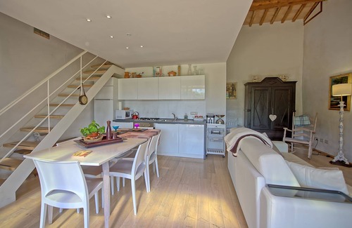 Siena Villa | Beautiful private villa for 2 people with WIFI, A/C, TV, patio and panoramic view