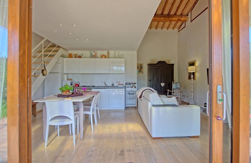 Siena Villa | Beautiful private villa for 2 people with WIFI, A/C, TV, patio and panoramic view