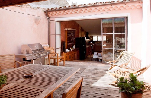 Nyons House | Beautiful private villa for 6 guests with A/C, WIFI, TV, terrace and pets allowed