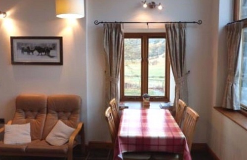 Machynlleth House | Beautiful private villa for 4 guests with TV, patio, panoramic view and parking