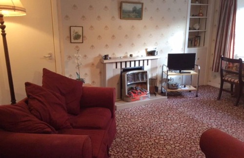 Murthly House | Beautiful private villa for 2 guests with TV