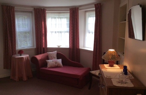 Murthly House | Beautiful private villa for 2 guests with TV