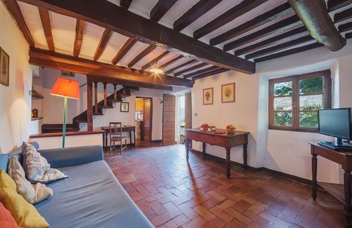 Gello House | Beautiful private villa for 5 people with TV, pets allowed and parking