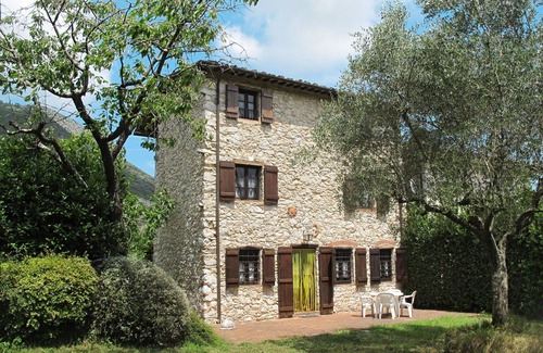 Santa Maria del Giudice Villa | Beautiful private villa for 8 guests with WIFI, TV, patio and pets allowed
