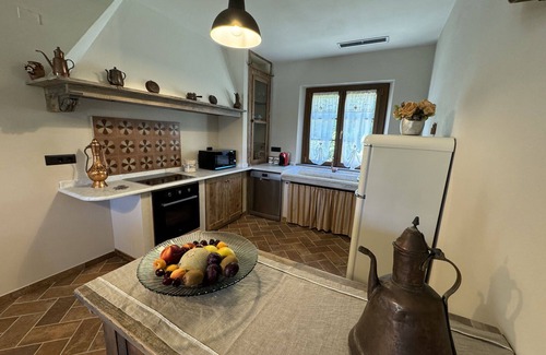Santa Maria del Giudice Villa | Beautiful private villa for 7 people with A/C, WIFI, TV, veranda, pets allowed and panoramic view