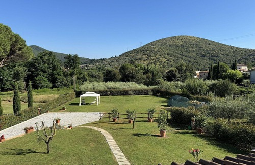 Santa Maria del Giudice Villa | Beautiful private villa for 7 people with A/C, WIFI, TV, veranda, pets allowed and panoramic view