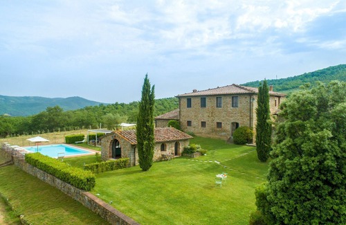 Rapale Villa | Beautiful private villa for 20 guests with sauna, private pool, WIFI, TV and panoramic view