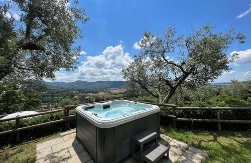 Cortona Villa | Beautiful property with pool