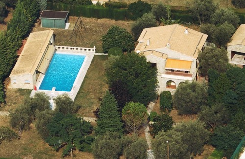 Saint-Jacques House | Beautiful Provencal Stone Villa with Large Pool and Pool House