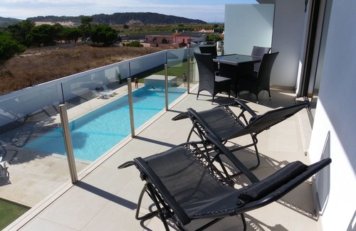 Sao Martinho do Porto Apartment | Beautifully Finished Spacious Penthouse Apartment In A Peaceful Location