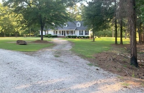 Thomson House | Beautiful Quiet Country Home