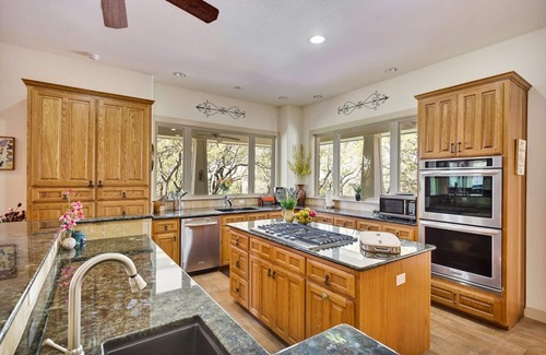 Lago Vista House | Beautiful Ranch Home in the Hill Country near Lake Travis
