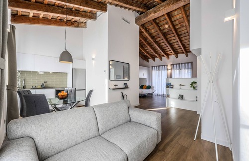 La Roqueta Apartment | Beautiful renovated studio penthouse