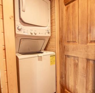 Warm Springs House | Beautiful Relaxing Home in Warm Springs Ranch - Misty Mountain Hideaway