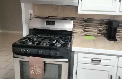 South Side House | Beautiful remodelded 4/1.5 bathroom home in SOUTH CORPUS CHRISTI, close to beach