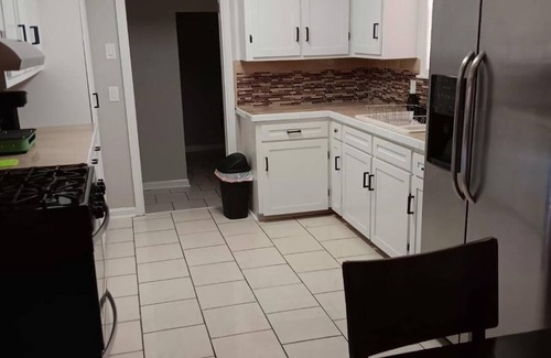 South Side House | Beautiful remodelded 4/1.5 bathroom home in SOUTH CORPUS CHRISTI, close to beach