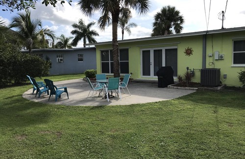 Port Saint Lucie House | Beautiful remodeled beach home 3 bedroom 2 bath. Club Med neighborhood. enjoy!